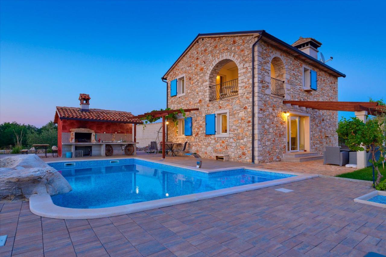 Villa Relax House Surrounded By Olives And Vineyard Stifanići Exterior foto